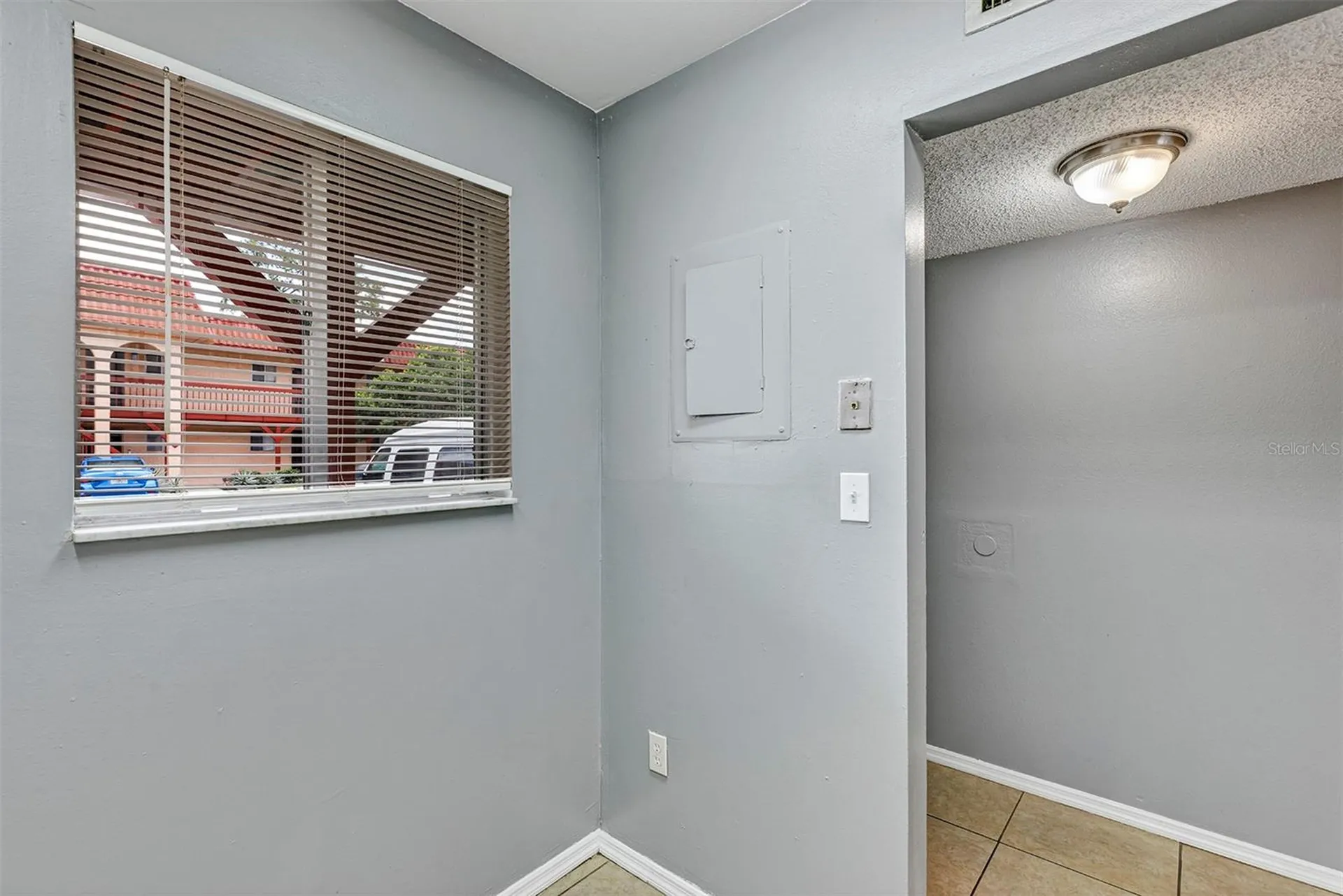 2864 N Powers Drive Orlando FL 32818