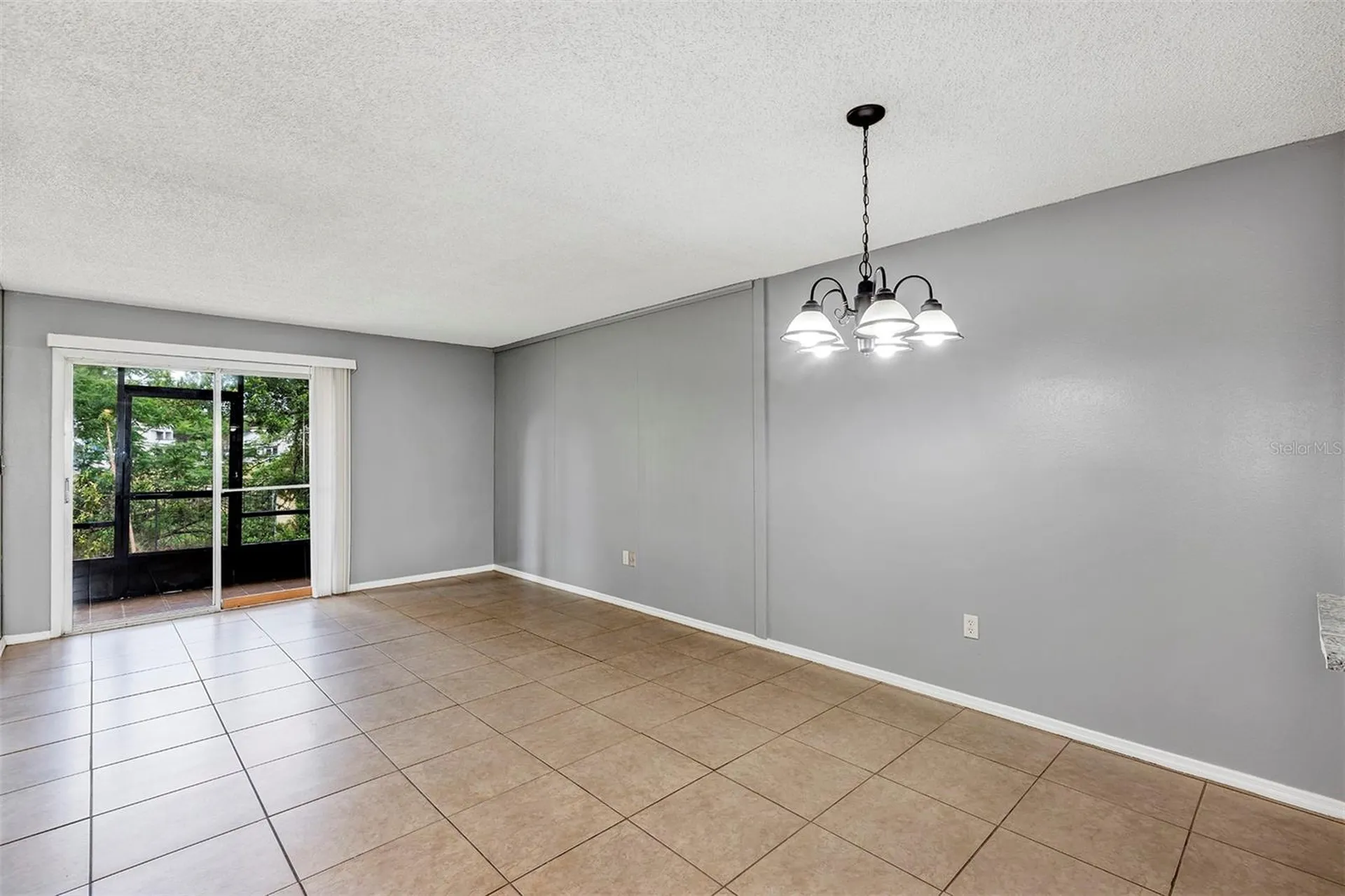 2864 N Powers Drive Orlando FL 32818