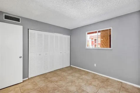 2864 N Powers Drive Orlando FL 32818