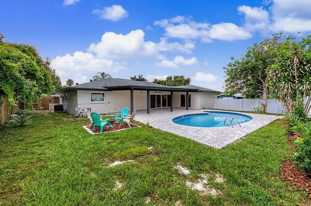 1301 Alameda Avenue Clearwater FL 33759