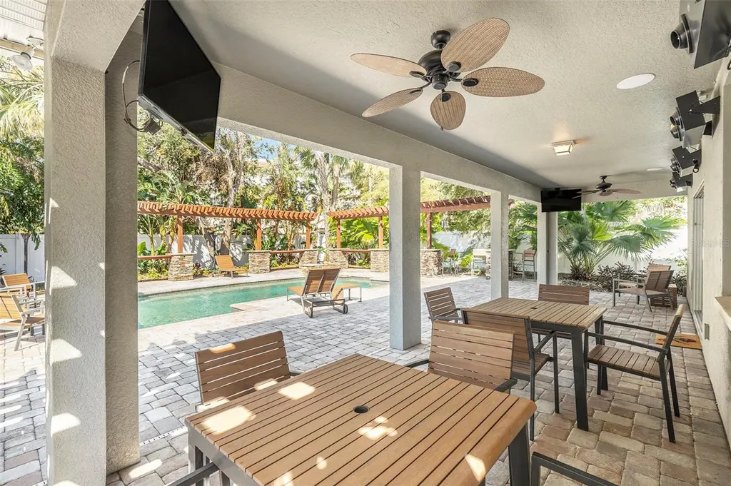 5701 S Macdill Avenue Tampa FL 33611