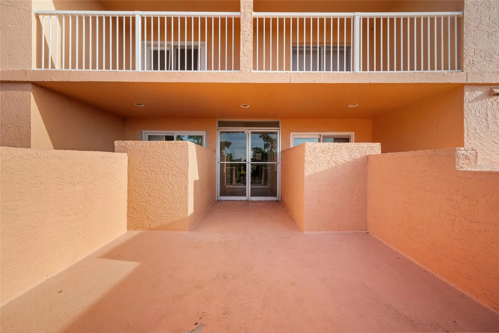 7432 Sunshine Skyway Lane S St Petersburg FL 33711