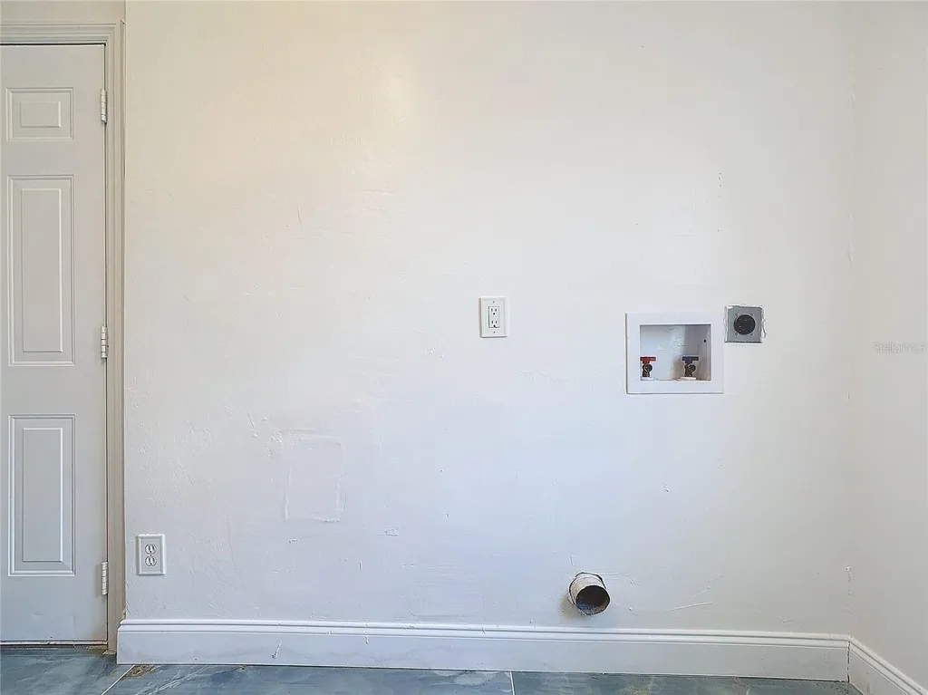 130 16th Avenue NE Naples FL 34120