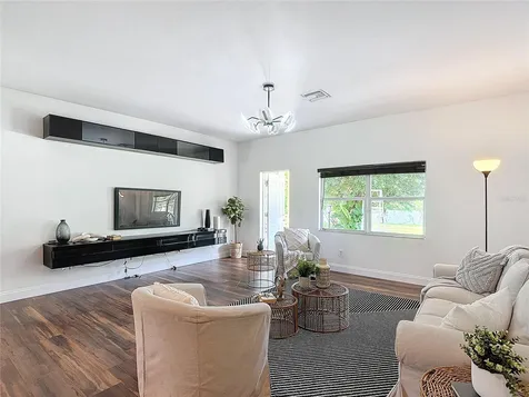 130 16th Avenue NE Naples FL 34120