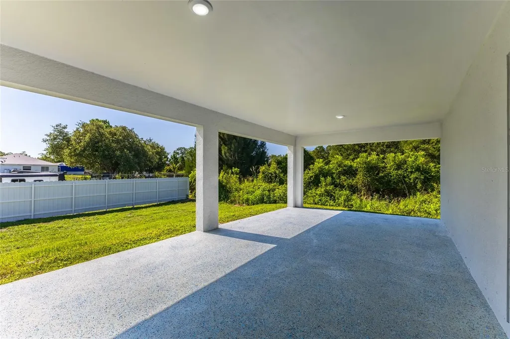 1962 Leghorn Street Lehigh Acres FL 33972