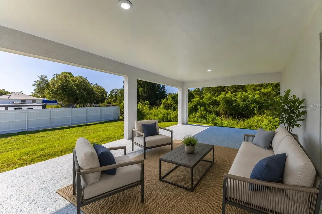 1962 Leghorn Street Lehigh Acres FL 33972