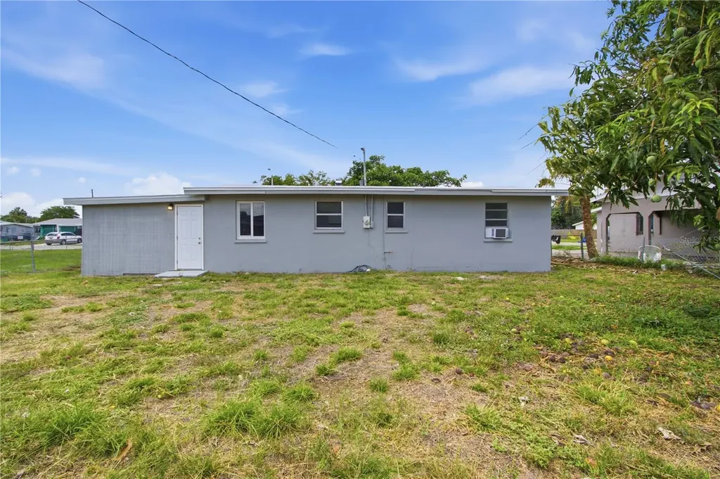 1629 Pawnee Street Fort Myers FL 33916