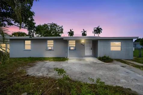 1629 Pawnee Street Fort Myers FL 33916