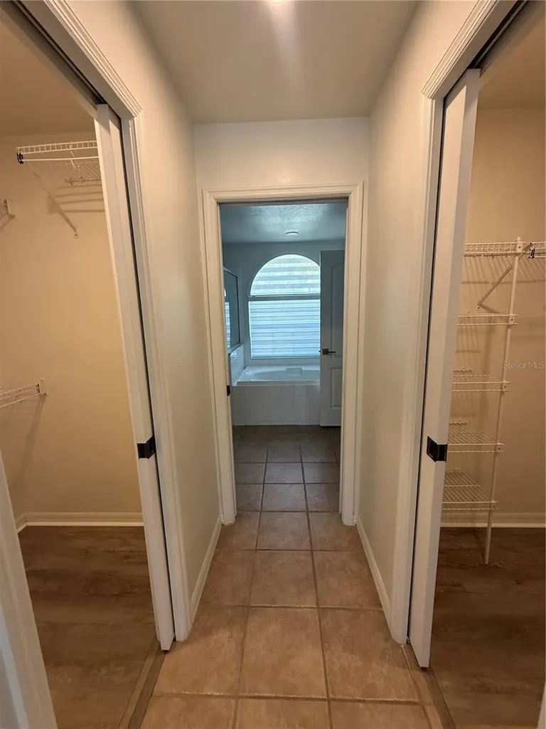 2210 Towering Oaks Circle Seffner FL 33584