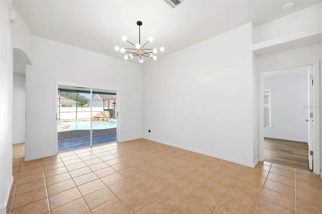 2210 Towering Oaks Circle Seffner FL 33584