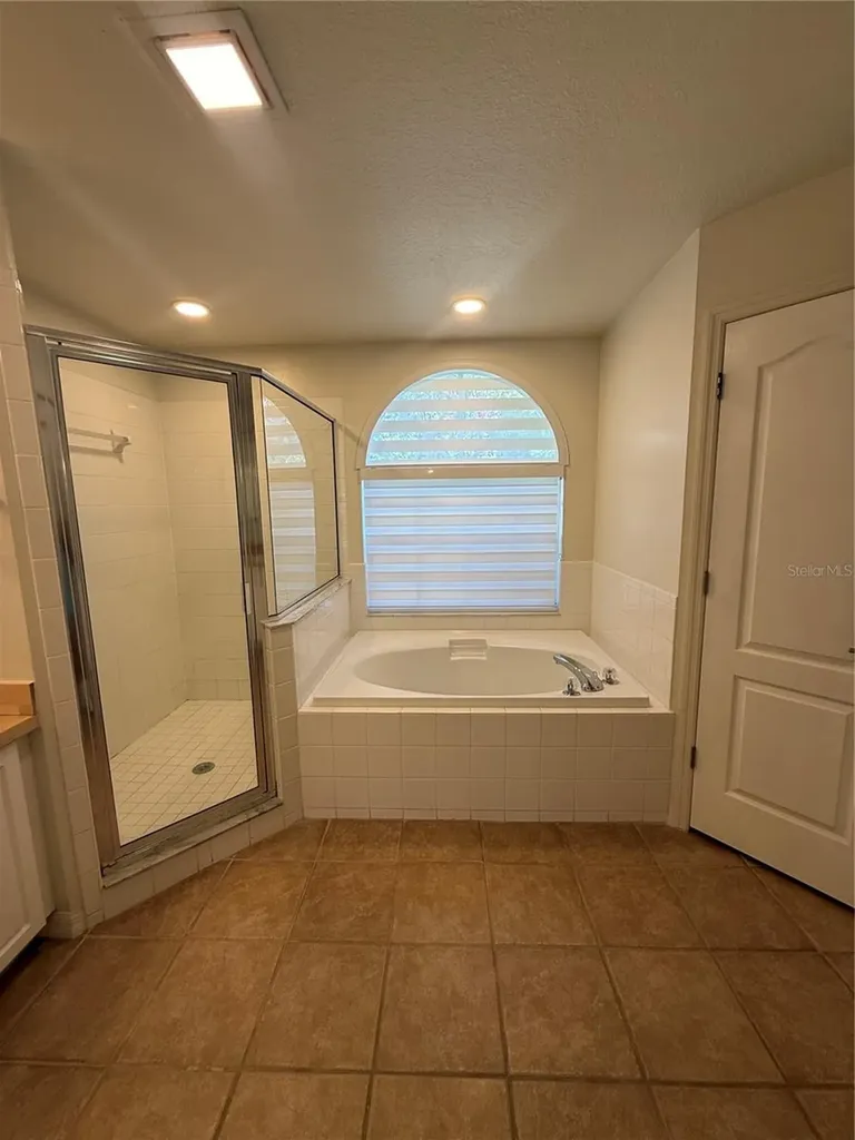 2210 Towering Oaks Circle Seffner FL 33584