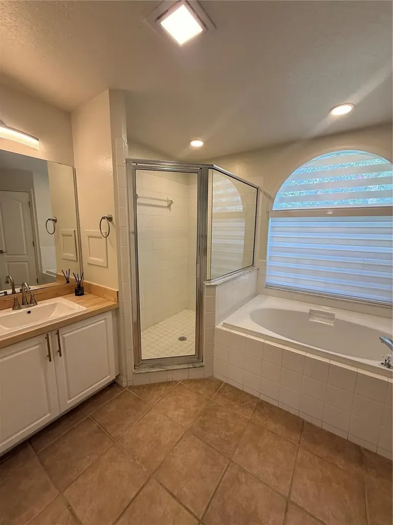 2210 Towering Oaks Circle Seffner FL 33584