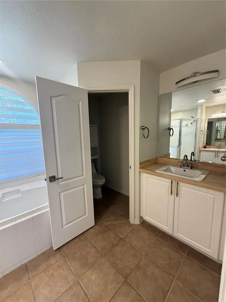 2210 Towering Oaks Circle Seffner FL 33584