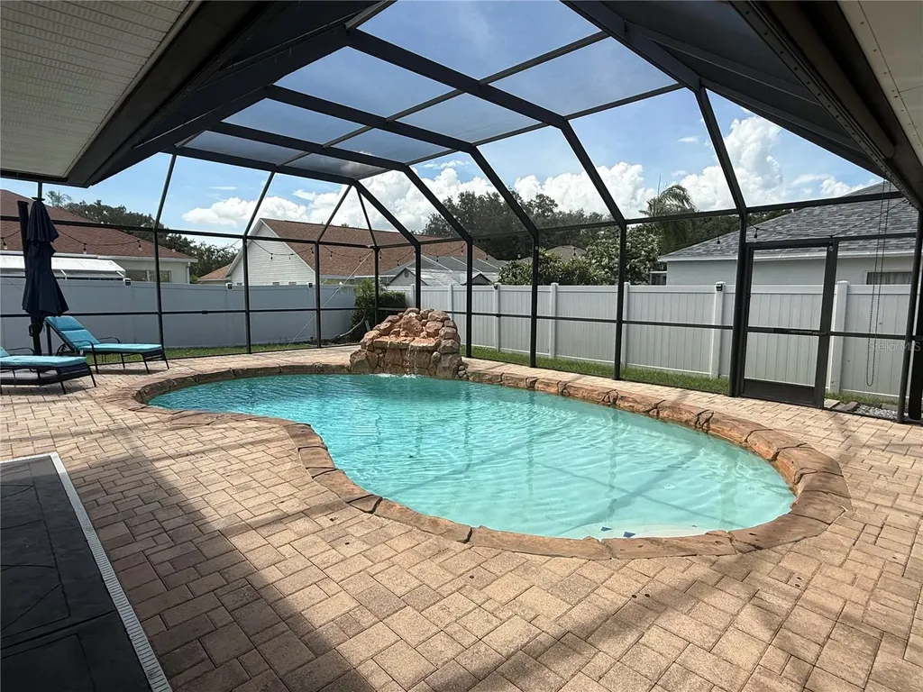 2210 Towering Oaks Circle Seffner FL 33584