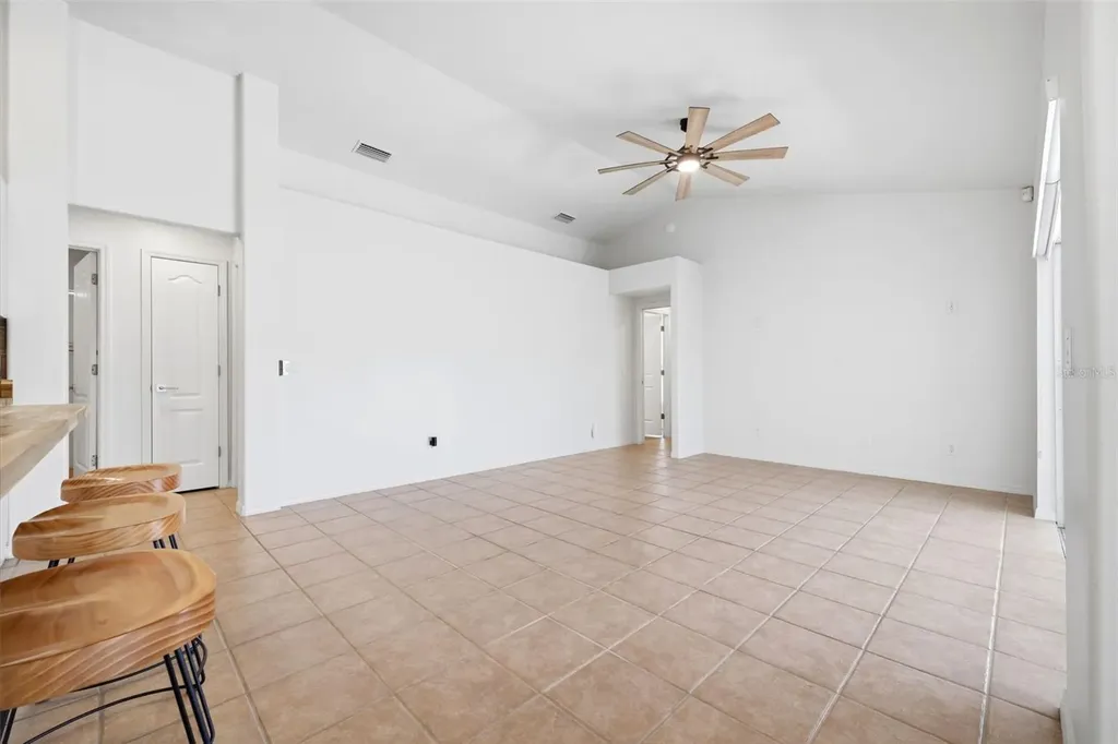 2210 Towering Oaks Circle Seffner FL 33584