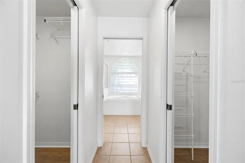 2210 Towering Oaks Circle Seffner FL 33584