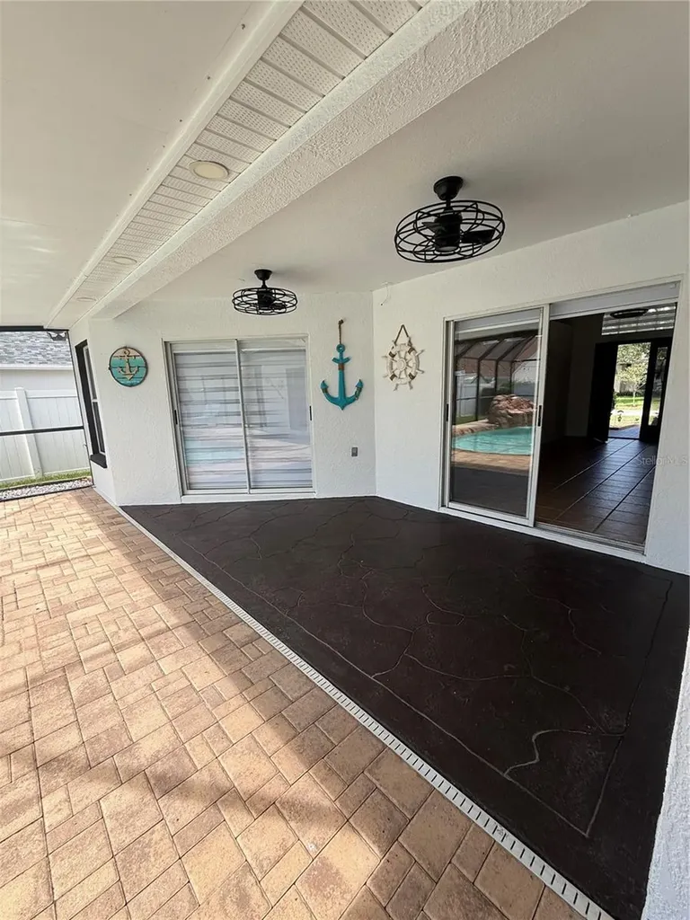 2210 Towering Oaks Circle Seffner FL 33584
