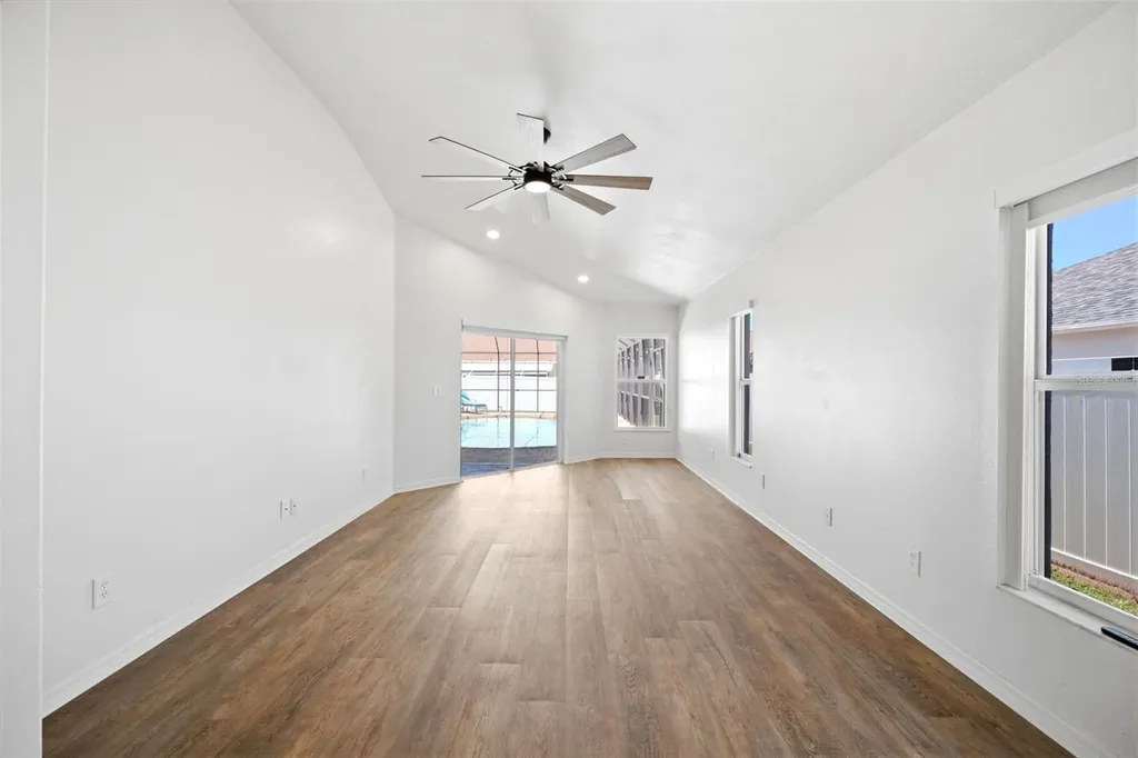 2210 Towering Oaks Circle Seffner FL 33584