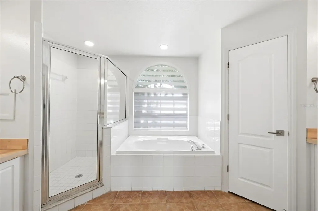 2210 Towering Oaks Circle Seffner FL 33584
