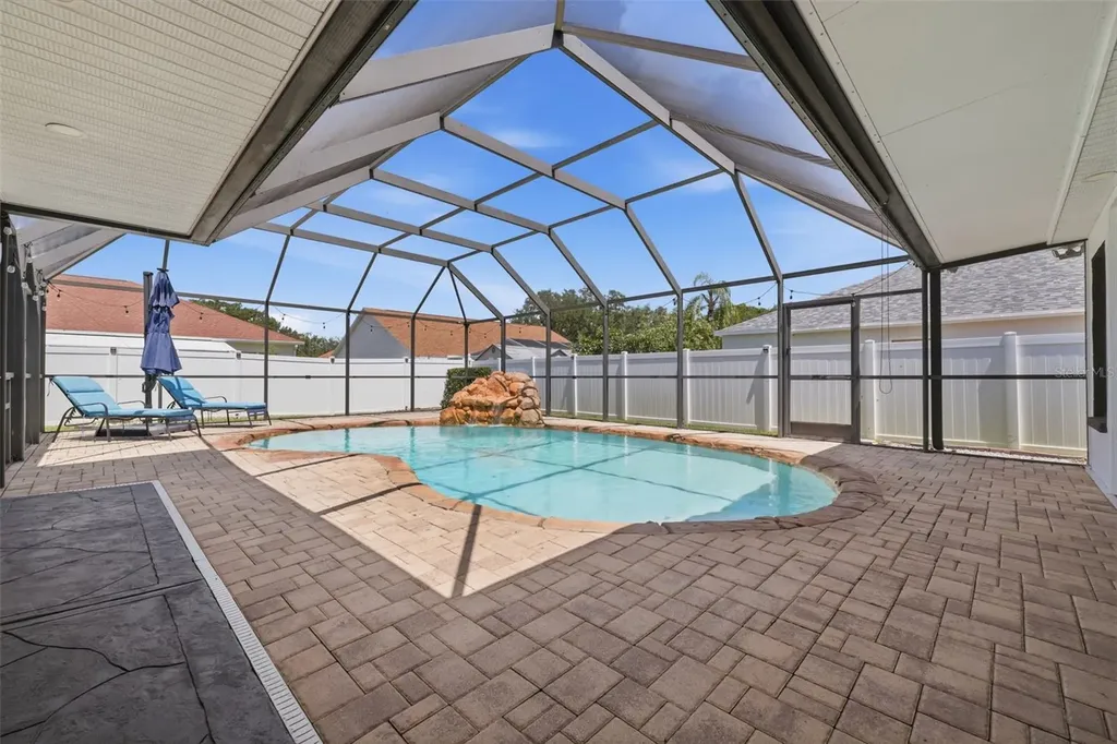 2210 Towering Oaks Circle Seffner FL 33584