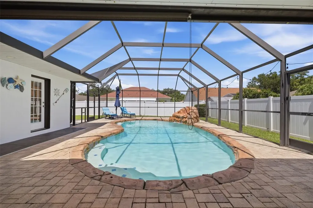 2210 Towering Oaks Circle Seffner FL 33584