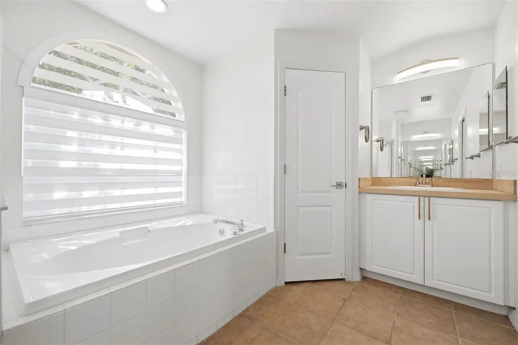 2210 Towering Oaks Circle Seffner FL 33584