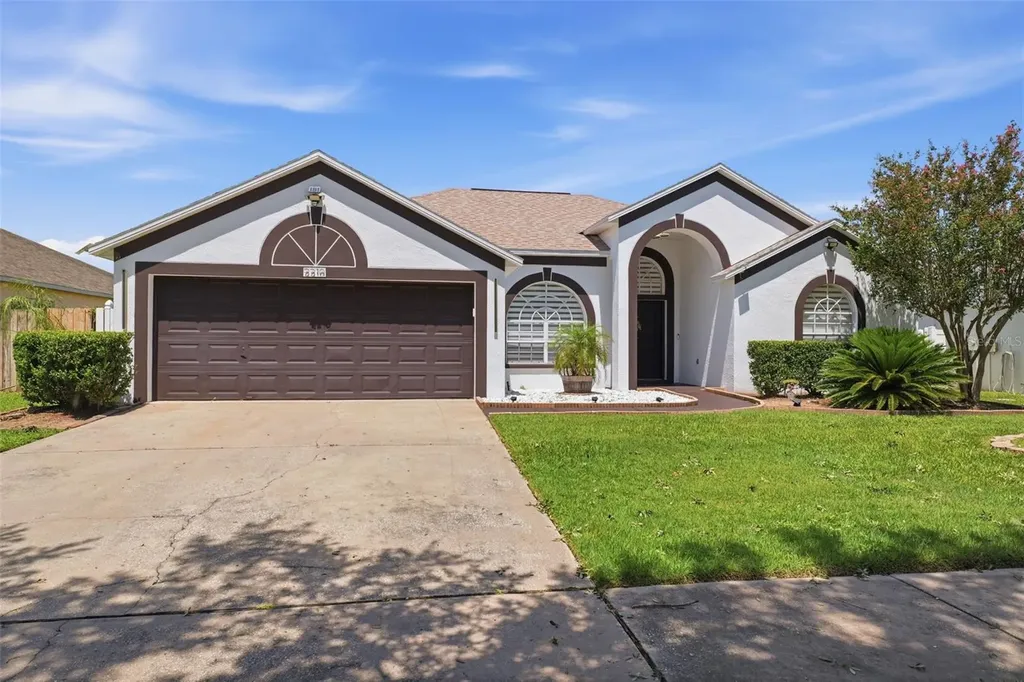 2210 Towering Oaks Circle Seffner FL 33584