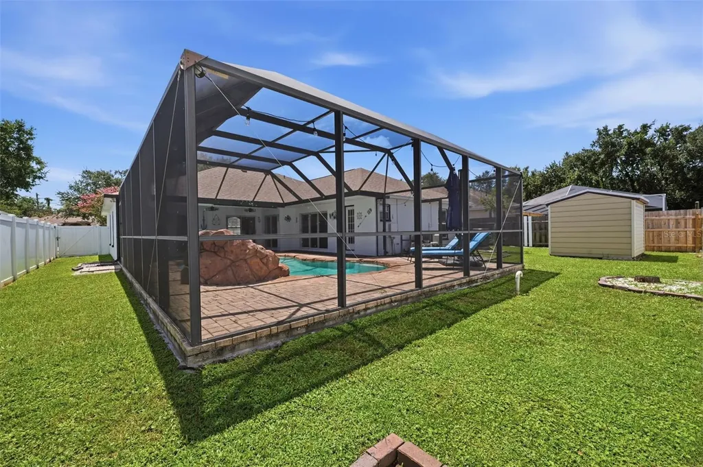 2210 Towering Oaks Circle Seffner FL 33584