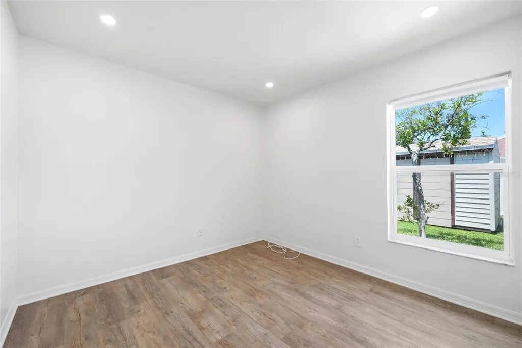 2210 Towering Oaks Circle Seffner FL 33584