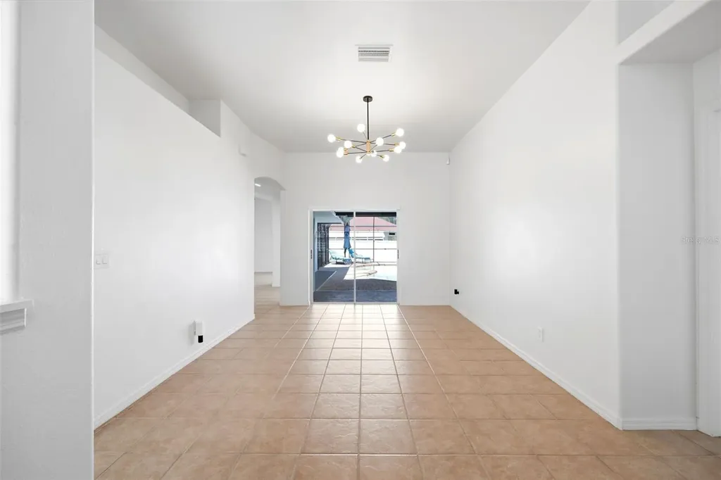 2210 Towering Oaks Circle Seffner FL 33584