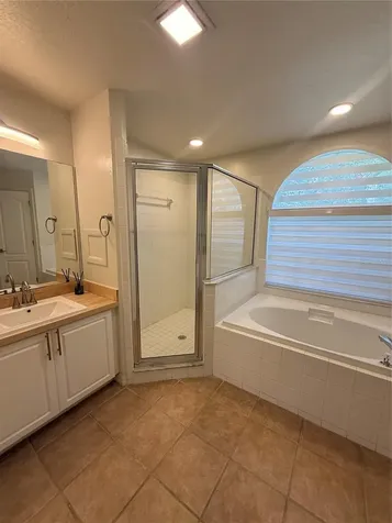 2210 Towering Oaks Circle Seffner FL 33584