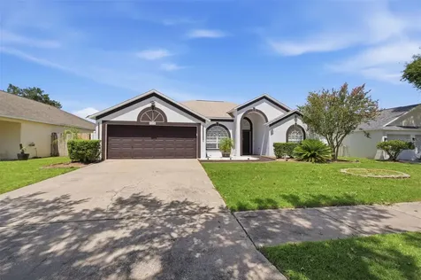 2210 Towering Oaks Circle Seffner FL 33584
