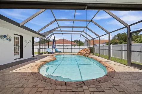 2210 Towering Oaks Circle Seffner FL 33584