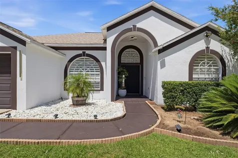 2210 Towering Oaks Circle Seffner FL 33584