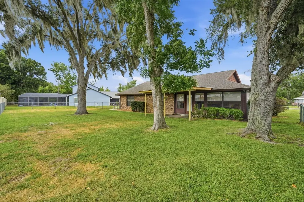 1805 Virginia Court Tavares FL 32778