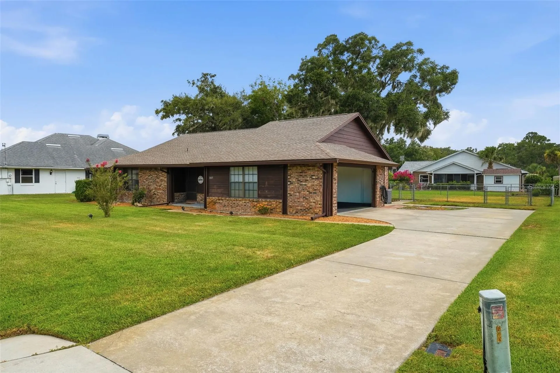 1805 Virginia Court Tavares FL 32778