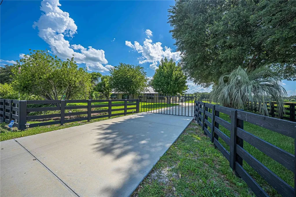 15111 NW 34th Terrace Okeechobee FL 34972