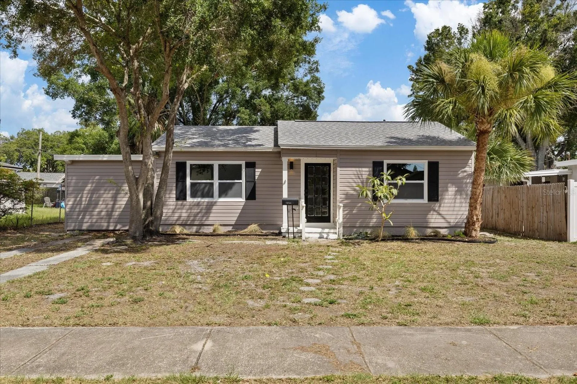 8211 Diagonal Road N St Petersburg FL 33702