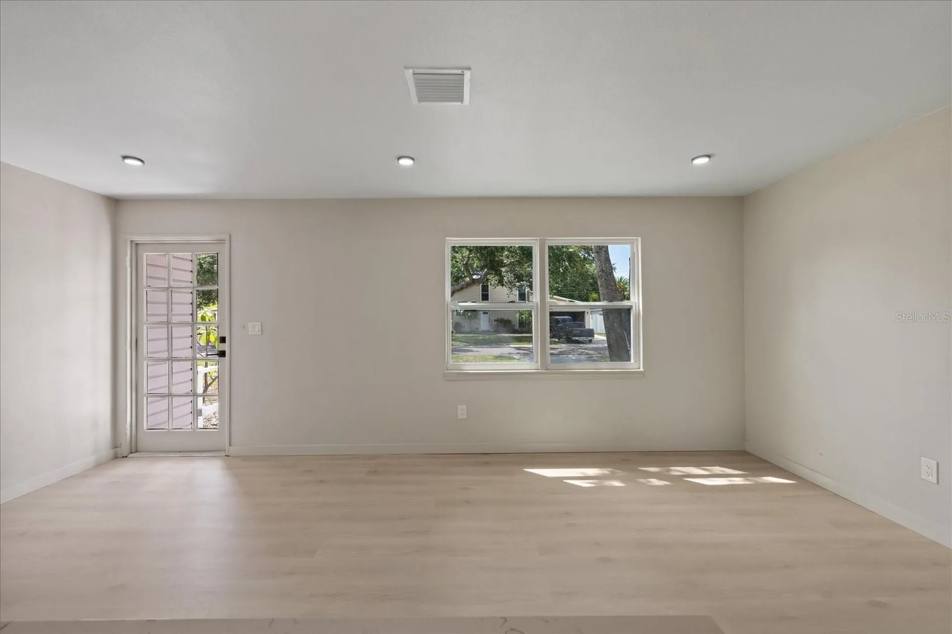 8211 Diagonal Road N St Petersburg FL 33702
