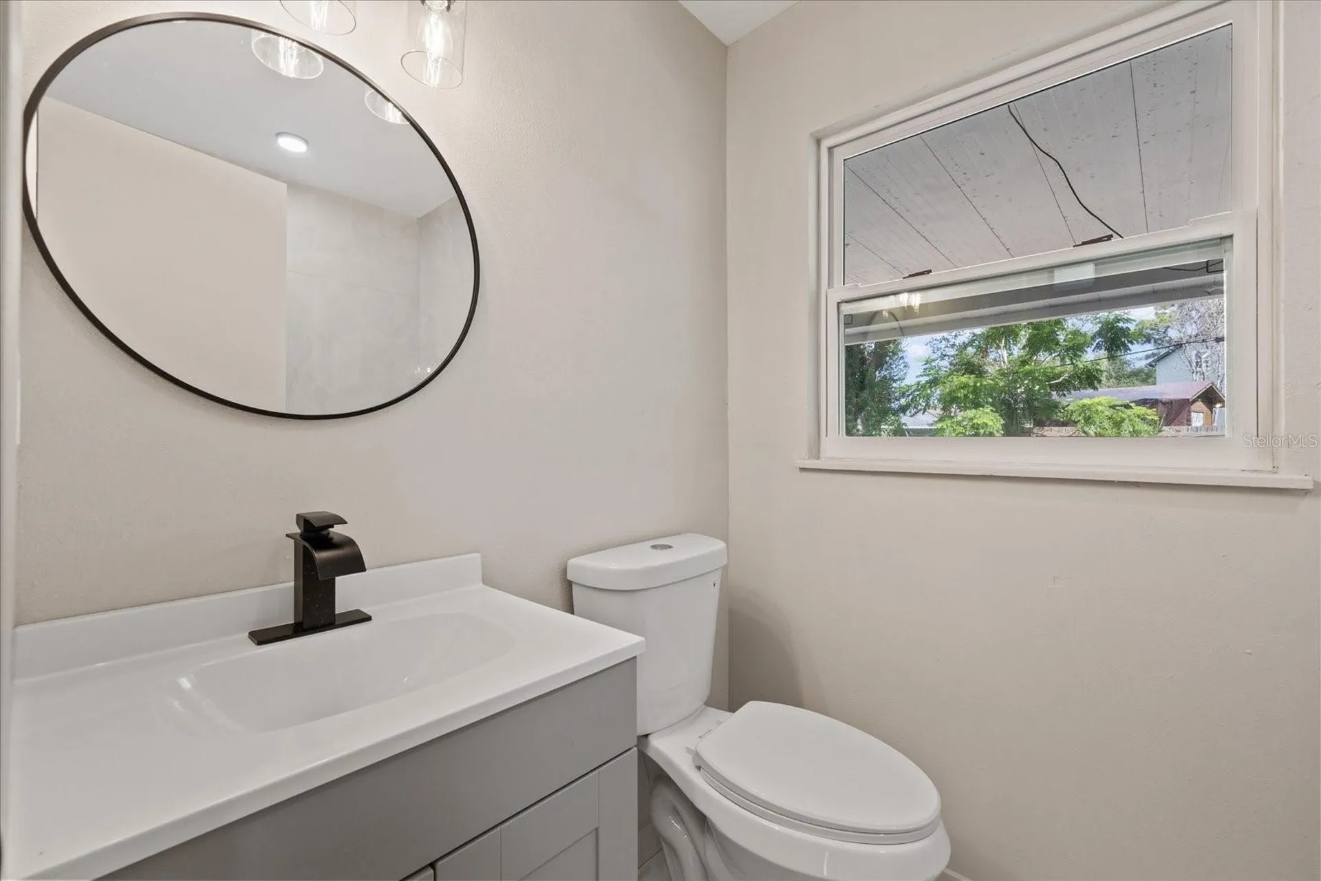 8211 Diagonal Road N St Petersburg FL 33702