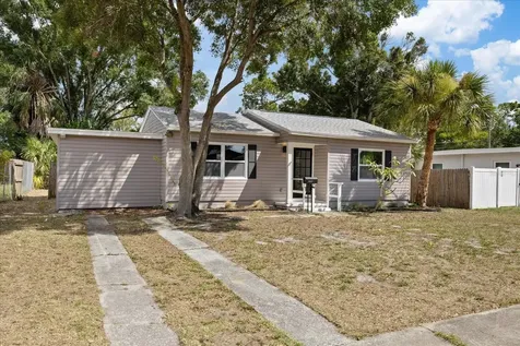 8211 Diagonal Road N St Petersburg FL 33702