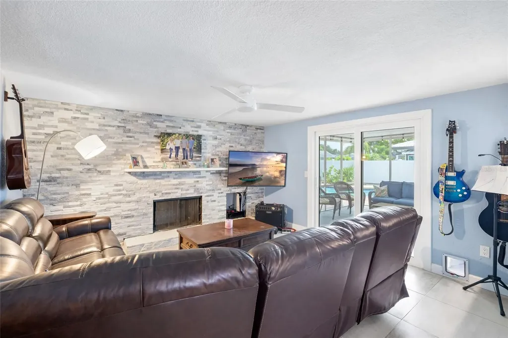 1070 Mccarty Street Dunedin FL 34698