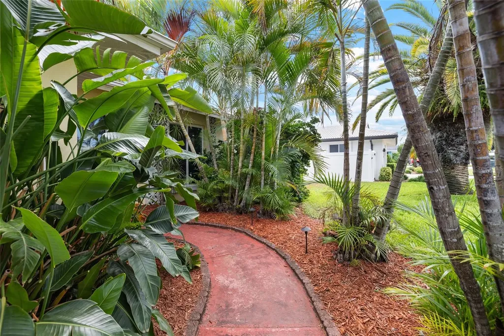 1070 Mccarty Street Dunedin FL 34698