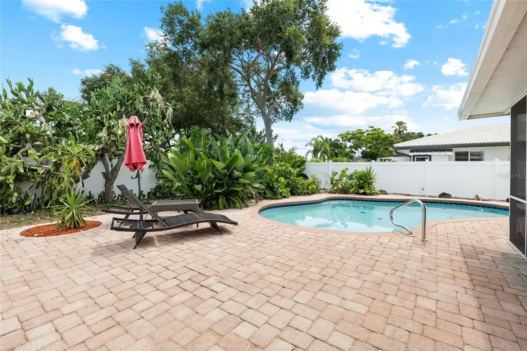 1070 Mccarty Street Dunedin FL 34698