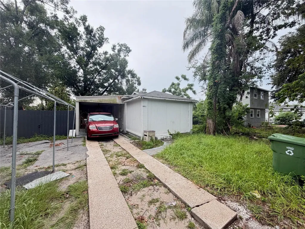 1011 E 108th Avenue Tampa FL 33612