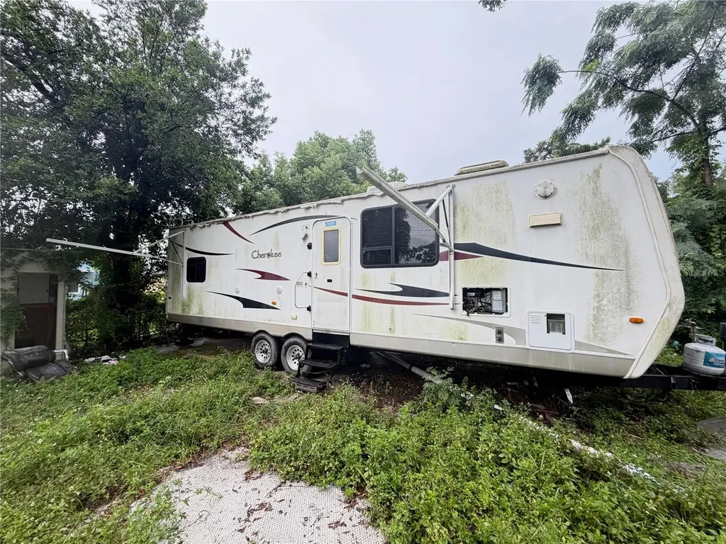 1011 E 108th Avenue Tampa FL 33612