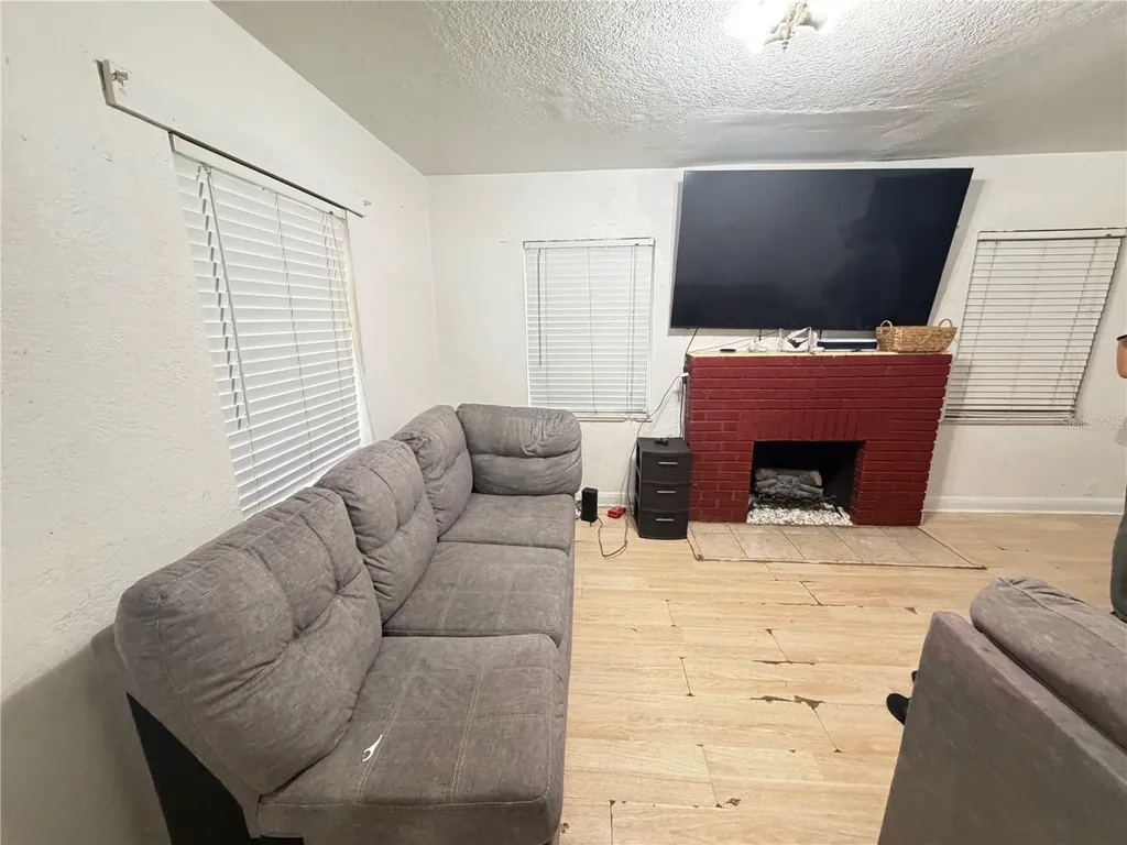 1011 E 108th Avenue Tampa FL 33612