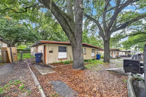 8726 & 8728 N 48th Street Tampa FL 33617