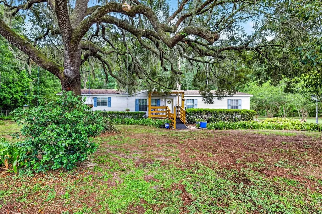 16435 Sweetwater Road Dade City FL 33523