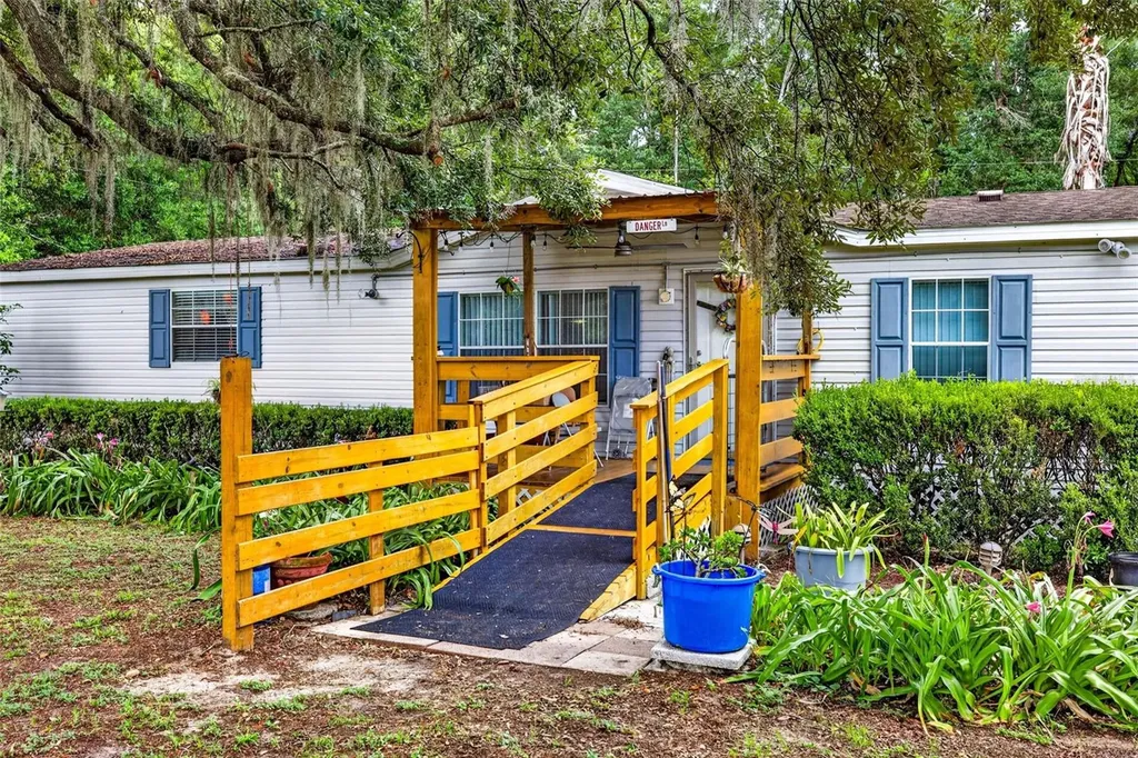 16435 Sweetwater Road Dade City FL 33523